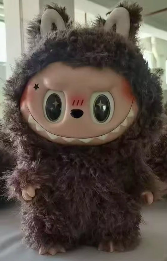 labubu geant marron